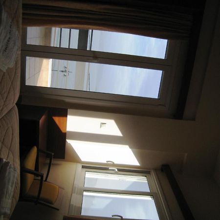 Alma Hotel Kamena Vourla Bagian luar foto