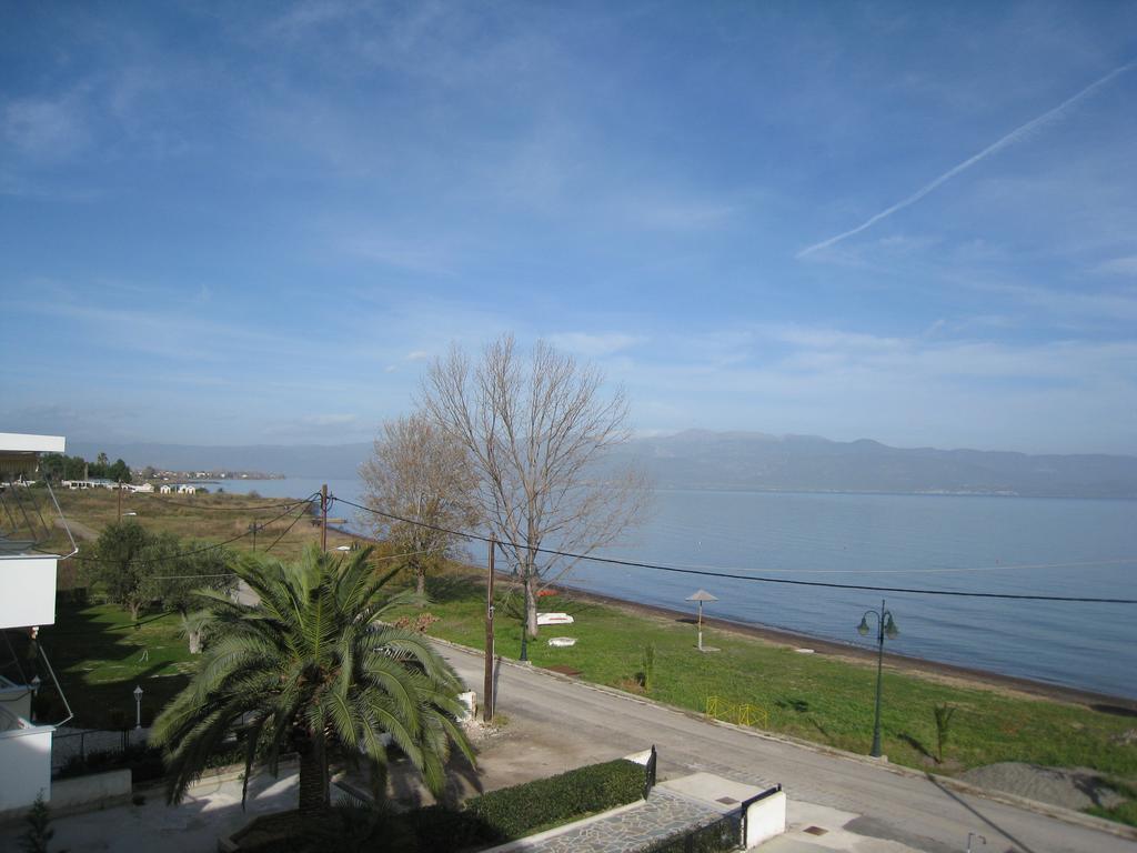 Alma Hotel Kamena Vourla Bagian luar foto
