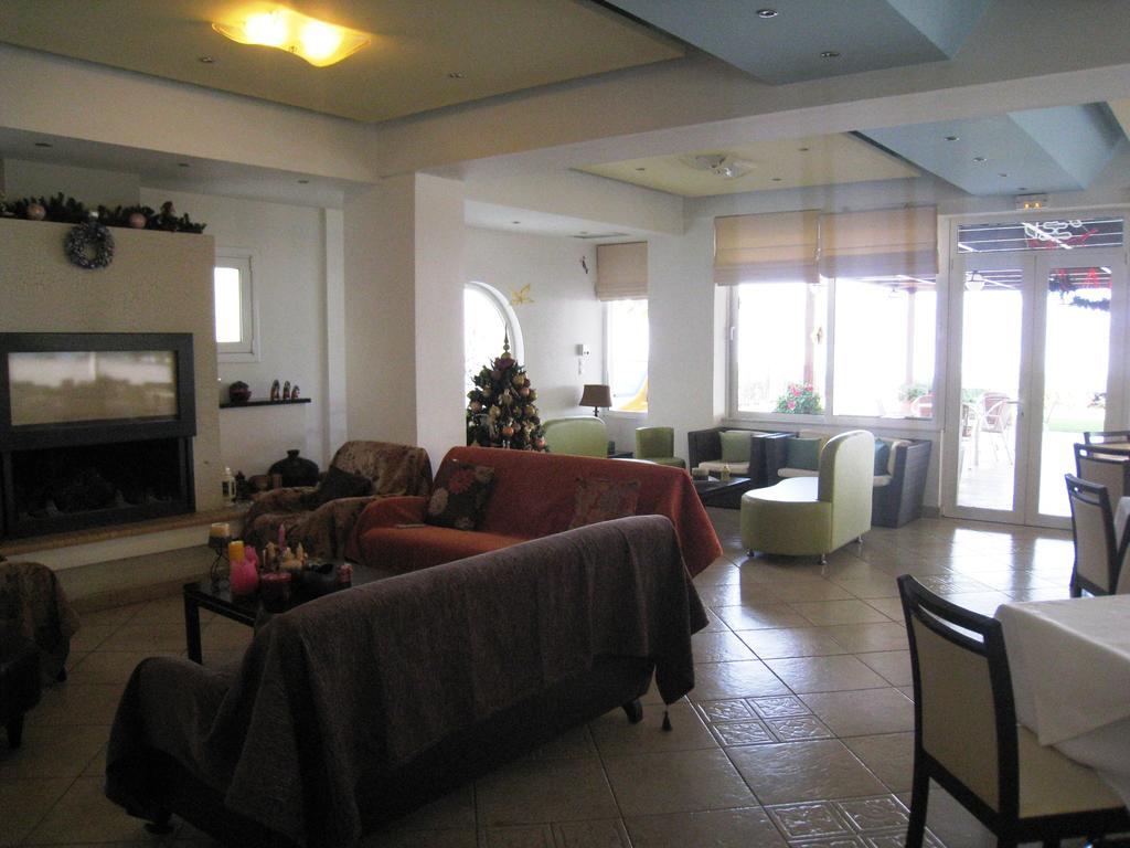 Alma Hotel Kamena Vourla Bagian luar foto